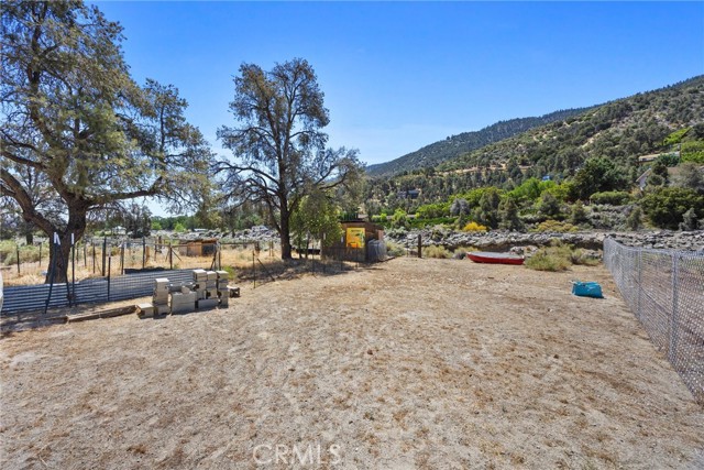 4111 Grant Trail, Frazier Park CA: https://media.crmls.org/medias/828452a0-093c-460d-802d-af7dc5506a85.jpg