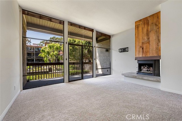 7107 Marina Pacifica S Drive, Long Beach CA: https://media.crmls.org/medias/82849b6e-a9d2-47fc-84dc-893aeabc1b37.jpg