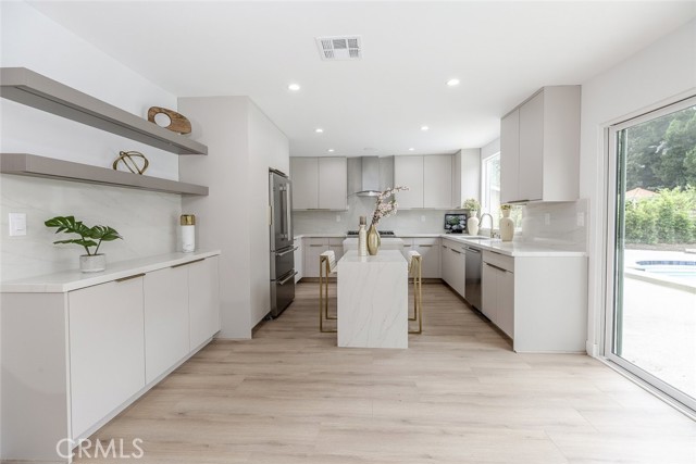 17101 Dearborn Street, Northridge CA: https://media.crmls.org/medias/8284d324-5932-4a41-9bd5-76fa6b3d6d8a.jpg