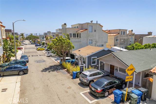 865 Loma Drive, Hermosa Beach, California 90254, 2 Bedrooms Bedrooms, ,1 BathroomBathrooms,Residential,Sold,Loma,SB22119464