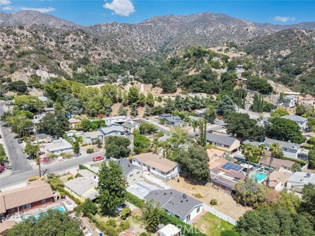 6438 Day Street, Tujunga CA: https://media.crmls.org/medias/8284e920-7bd6-43f8-b90d-4c025f23a0d3.jpg