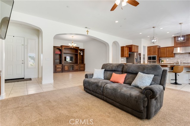 Detail Gallery Image 10 of 43 For 9119 Claro De Luna Dr, Bakersfield,  CA 93314 - 4 Beds | 2/1 Baths