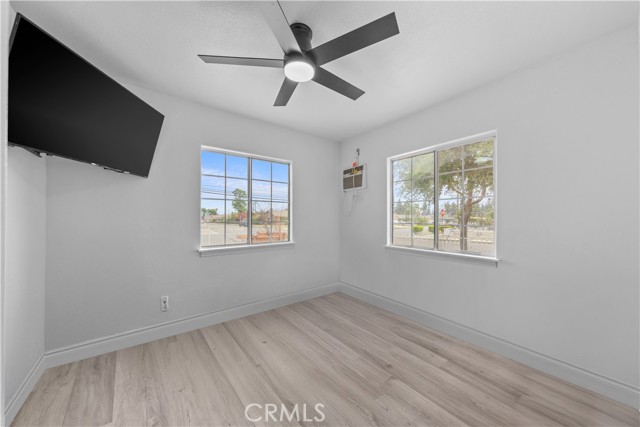 1571 E Olive Street, Ontario CA: https://media.crmls.org/medias/8286c411-a091-4e9b-81b4-cd011c5fb141.jpg
