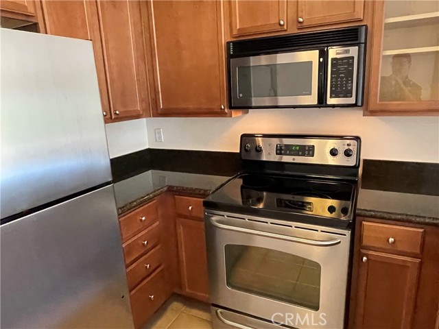 Detail Gallery Image 19 of 56 For 1965 Las Colinas Cir #308,  Corona,  CA 92879 - 2 Beds | 2 Baths