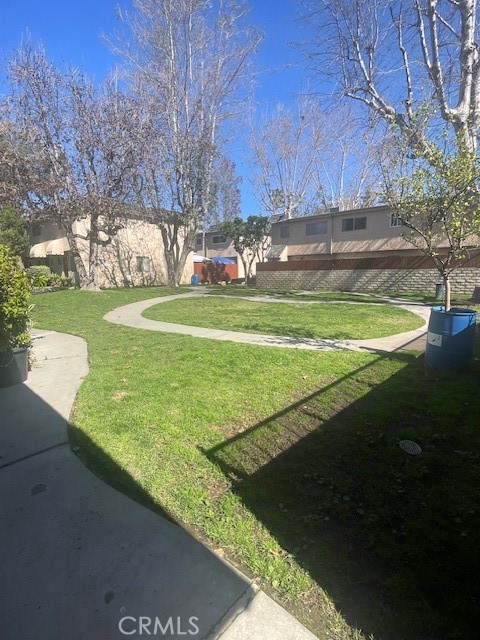 Detail Gallery Image 18 of 22 For 17045 Roscoe #14,  Northridge,  CA 91325 - 2 Beds | 1/1 Baths