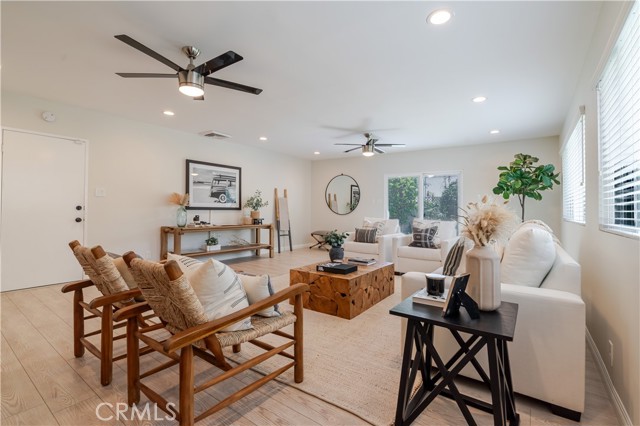 Detail Gallery Image 12 of 50 For 3822 S Cloverdale Ave, Los Angeles,  CA 90008 - 5 Beds | 3 Baths