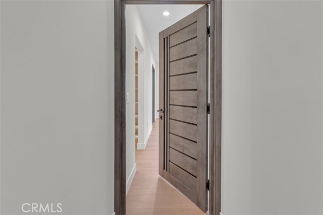 11240 Lull Street, Sun Valley CA: https://media.crmls.org/medias/82887bfd-37fe-465b-907b-d51414006903.jpg