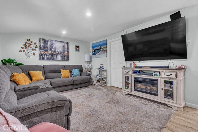 3738 A Ahern Drive, Baldwin Park CA: https://media.crmls.org/medias/8288e8af-f6f8-4ff8-a52a-02389befe440.jpg