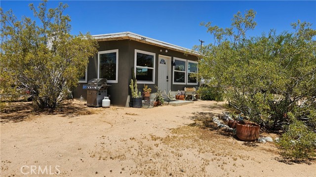 Detail Gallery Image 2 of 39 For 1240 Geronimo Trl, Yucca Valley,  CA 92284 - 1 Beds | 1 Baths