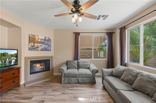 Detail Gallery Image 13 of 64 For 28381 Mirabelle Ln, Saugus,  CA 91350 - 3 Beds | 3 Baths