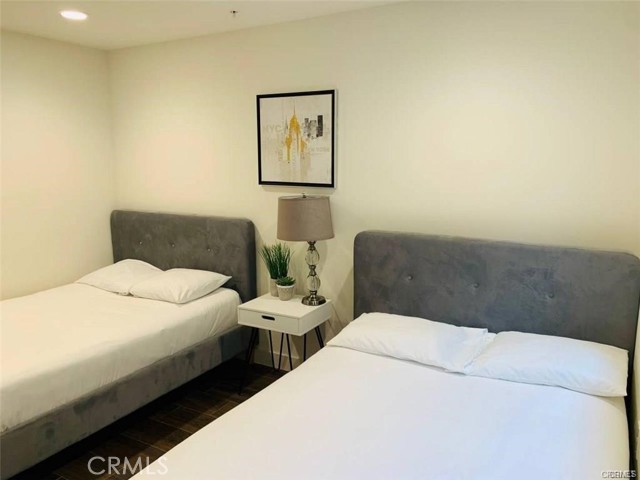 4818 Satsuma Avenue, North Hollywood CA: https://media.crmls.org/medias/828bfb42-a0b6-47c7-a728-cf44417dfe00.jpg