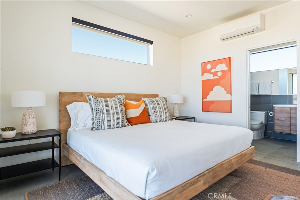 MLS #OC25252213 image #10