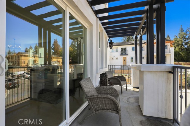 8 Bethpage Lane, Phillips Ranch CA: https://media.crmls.org/medias/828cb43b-64f2-4c5e-9439-3f6d9147d078.jpg