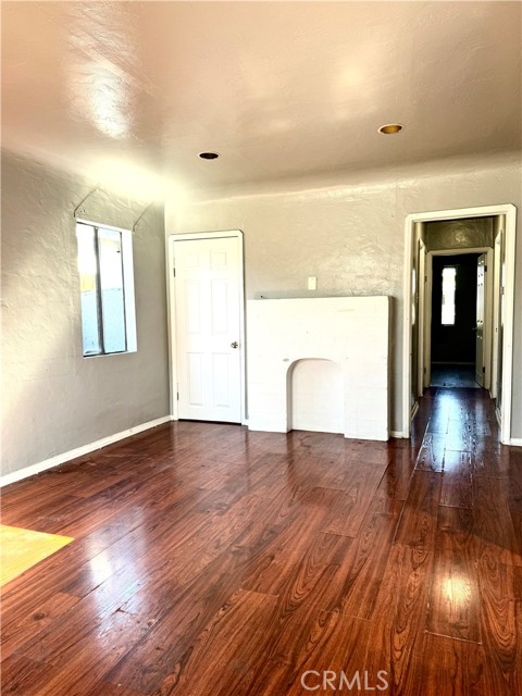 Detail Gallery Image 19 of 27 For 227 E 111th St, Los Angeles,  CA 90061 - 5 Beds | 3 Baths