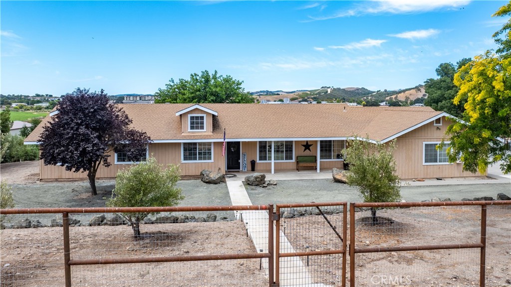 1375 Santa Ysabel Avenue