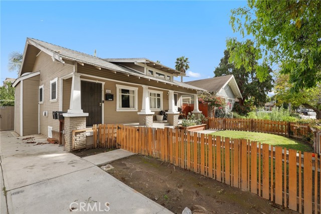 Detail Gallery Image 2 of 28 For 820 Temple Ave, Long Beach,  CA 90804 - 4 Beds | 4 Baths