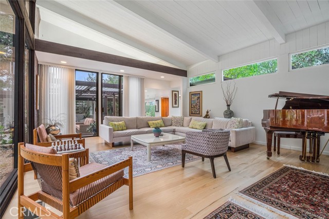 Detail Gallery Image 15 of 61 For 132 Stagecoach, Bell Canyon,  CA 91307 - 5 Beds | 4 Baths