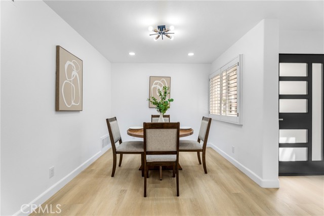 Detail Gallery Image 9 of 40 For 6821 Loyola Dr, Huntington Beach,  CA 92647 - 4 Beds | 2 Baths