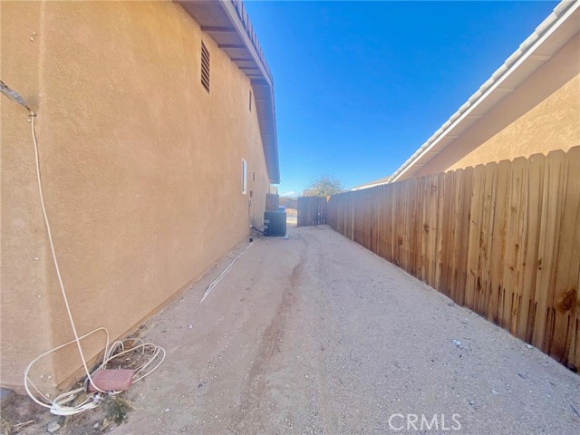 Detail Gallery Image 7 of 16 For 5169 Split Rock Ave, Twentynine Palms,  CA 92277 - 4 Beds | 2 Baths