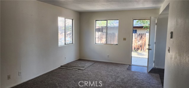 Detail Gallery Image 2 of 7 For 7096 Barberry Ave, Yucca Valley,  CA 92284 - 2 Beds | 2 Baths