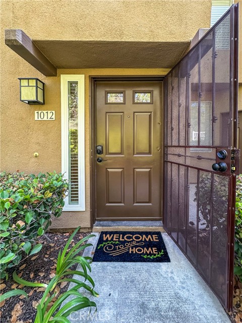 1012 S Country Glen Way, Anaheim CA: https://media.crmls.org/medias/829027e0-fa07-48fa-8ce3-cd8bf38c4f7c.jpg