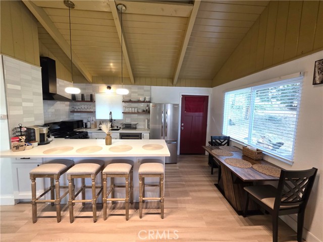 738 W Victoria Court, Lake Arrowhead, CA 92352
