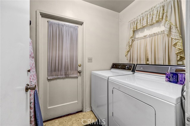 Detail Gallery Image 12 of 22 For 2405 Monte Vista, Pasadena,  CA 91107 - 4 Beds | 2 Baths