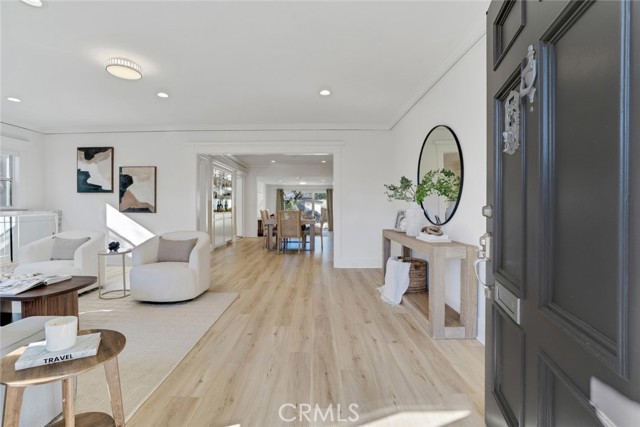 Detail Gallery Image 4 of 40 For 337 N Beachwood, Los Angeles,  CA 90004 - 3 Beds | 2 Baths