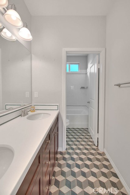 14180 Mountain Avenue, Chino CA: https://media.crmls.org/medias/8292d31d-81a1-4c9f-87c4-c49085ce6688.jpg