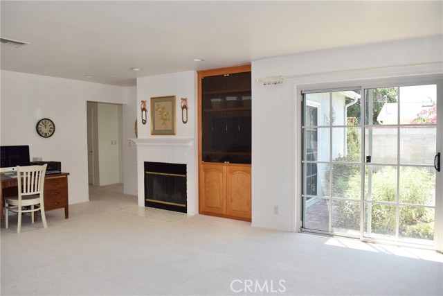 2024 N Kenwood Street, Burbank CA: https://media.crmls.org/medias/82932bea-d546-4561-becd-d7af1f97cc5f.jpg