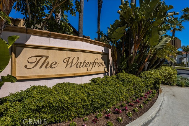 21270 Elda Cir, Huntington Beach CA: https://media.crmls.org/medias/829359d9-b2d5-4763-962b-b04829d2e388.jpg