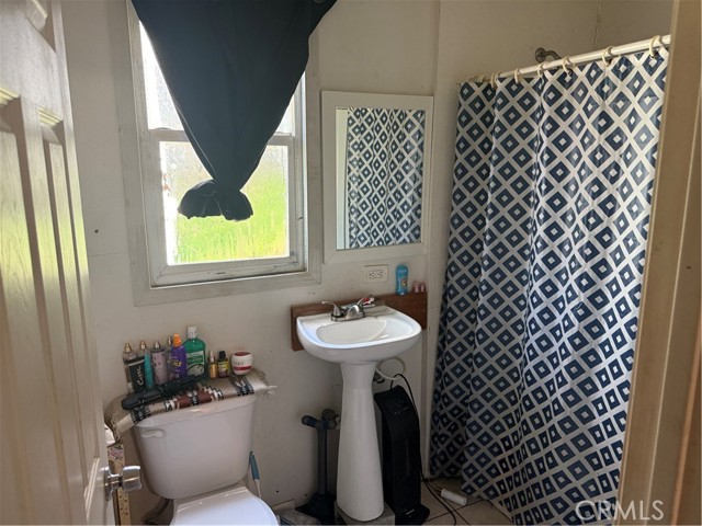 Detail Gallery Image 7 of 11 For 13270 Arrowhead, Clearlake,  CA 95422 - 3 Beds | 1 Baths