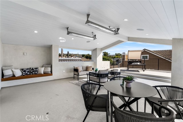 Detail Gallery Image 32 of 39 For 516 Acacia Ave #1/2,  Corona Del Mar,  CA 92625 - 3 Beds | 3/1 Baths