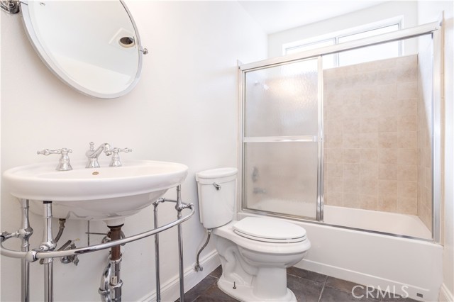 Detail Gallery Image 29 of 34 For 9155 Noble, North Hills,  CA 91343 - 4 Beds | 3 Baths