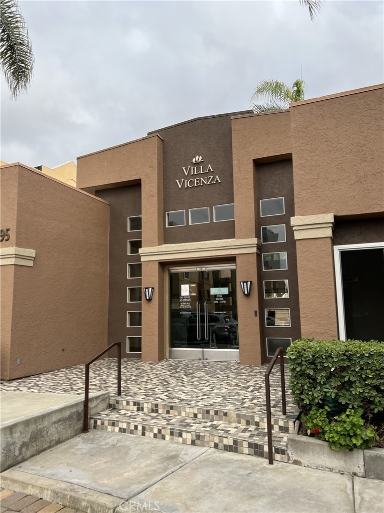 8889 Caminito Plaza Centro #7240