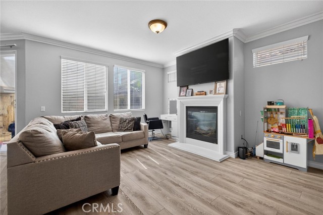 Detail Gallery Image 6 of 52 For 3686 W Scribner, Inglewood,  CA 90305 - 4 Beds | 3/1 Baths