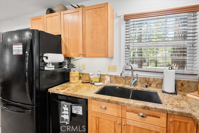 Detail Gallery Image 13 of 52 For 42425 Fox Farm Rd, Big Bear Lake,  CA 92315 - 2 Beds | 1 Baths
