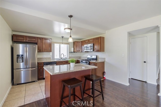 265 Hermes Street, Simi Valley CA: https://media.crmls.org/medias/82962774-22fd-4dfe-9200-be726956446b.jpg