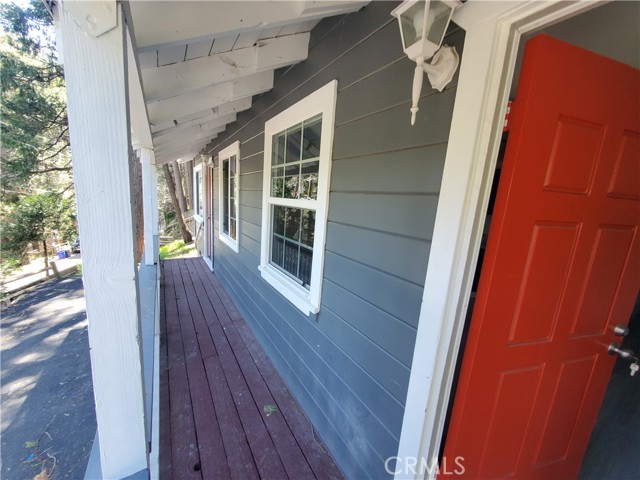 Detail Gallery Image 2 of 8 For 23715 Scenic Dr #2,  Crestline,  CA 92325 - 1 Beds | 1 Baths