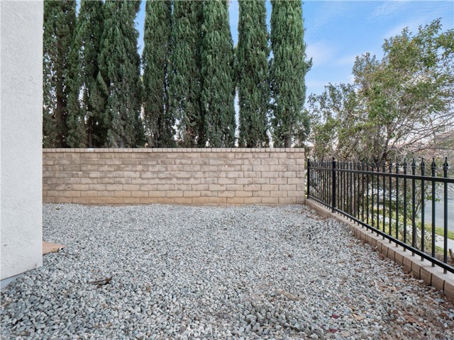 Detail Gallery Image 11 of 59 For 6710 Sycamore Ln, Palmdale,  CA 93551 - 4 Beds | 3 Baths