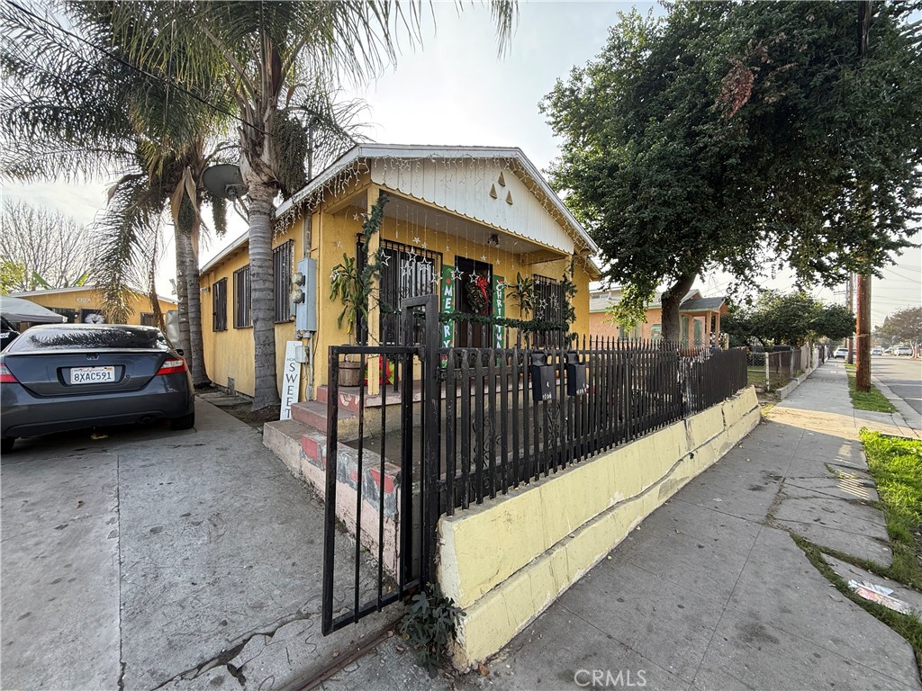 Duplex at 1832 E 108th