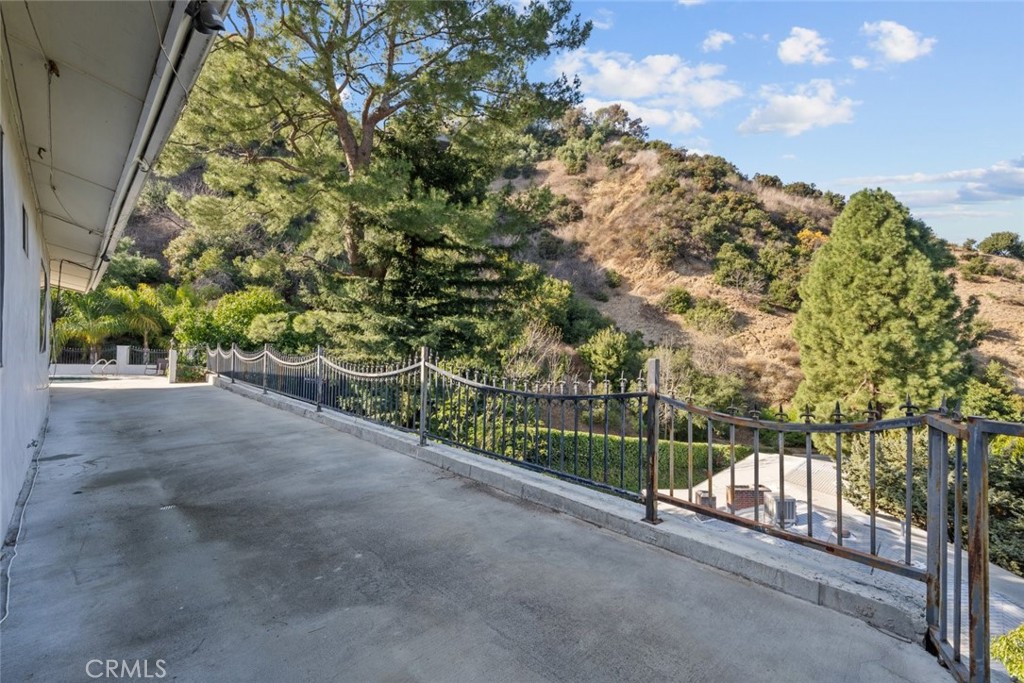 3277 Longridge TerraceSherman Oaks img 12
