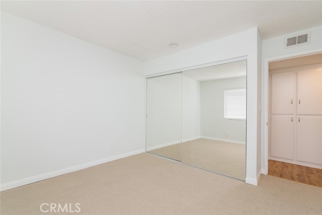 5711 Owensmouth Avenue, Woodland Hills CA: https://media.crmls.org/medias/82975b35-366d-4dc5-b87c-e91bc2d3b1ac.jpg