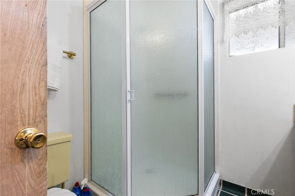https://media.crmls.org/medias/8297b19a-640e-4d73-8094-ddcb788b3c8a.jpg?preset=X-Large