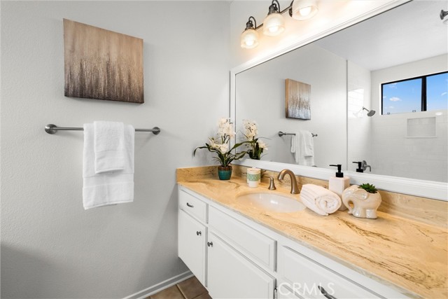 1832 Rockefeller Lane, Redondo Beach CA: https://media.crmls.org/medias/82982ae9-1ab8-4334-a094-49a553d0f9d5.jpg