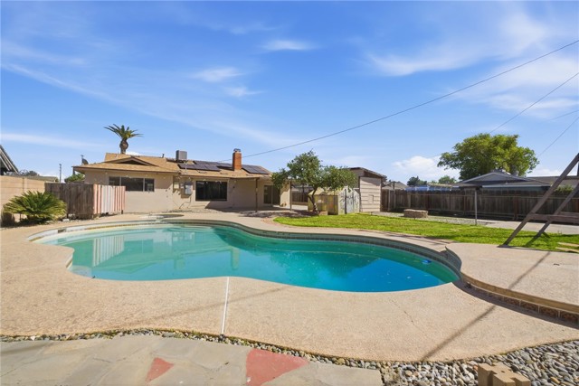 Detail Gallery Image 3 of 22 For 2234 Carter Way, Hanford,  CA 93230 - 3 Beds | 2 Baths