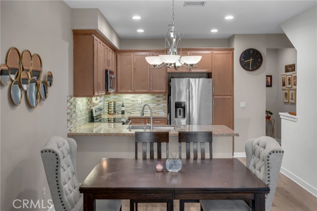 Detail Gallery Image 8 of 33 For 9311 Alondra Bld #5,  Bellflower,  CA 90706 - 3 Beds | 3 Baths