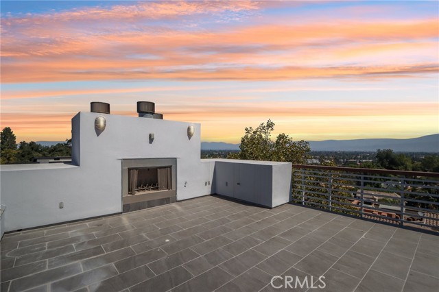 Detail Gallery Image 53 of 75 For 13424 Contour Dr, Sherman Oaks,  CA 91423 - 3 Beds | 4 Baths