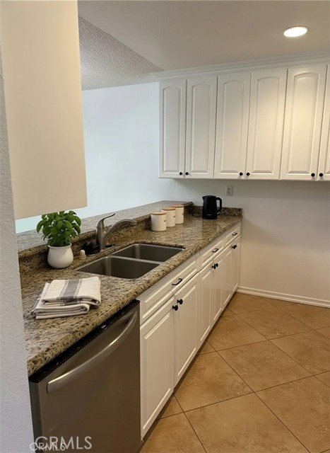 Detail Gallery Image 2 of 54 For 7101 Farralone Ave #135,  Canoga Park,  CA 91303 - 2 Beds | 1 Baths