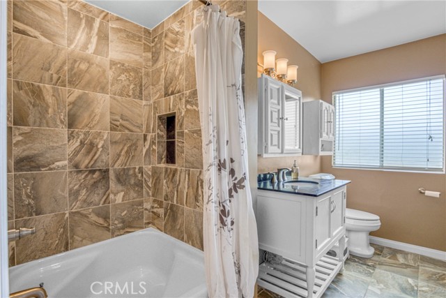 20300 Delita Drive, Woodland Hills CA: https://media.crmls.org/medias/829adb2c-8f82-4003-bf2c-77d662b5a9b8.jpg